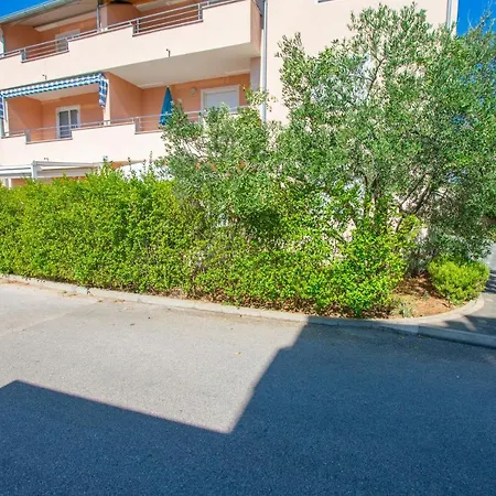 Apartment Apartments Pagar Sveti Filip i Jakov